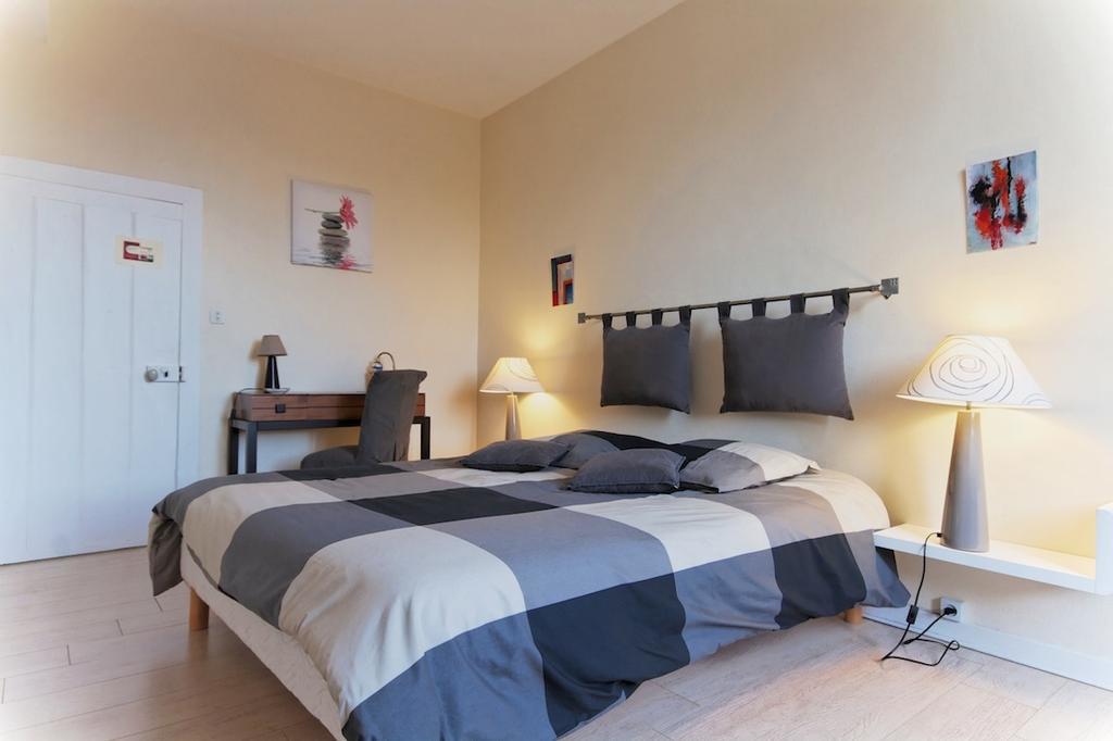 Comme A La Maison Acomodação com café da manhã Tours-sur-Marne Quarto foto